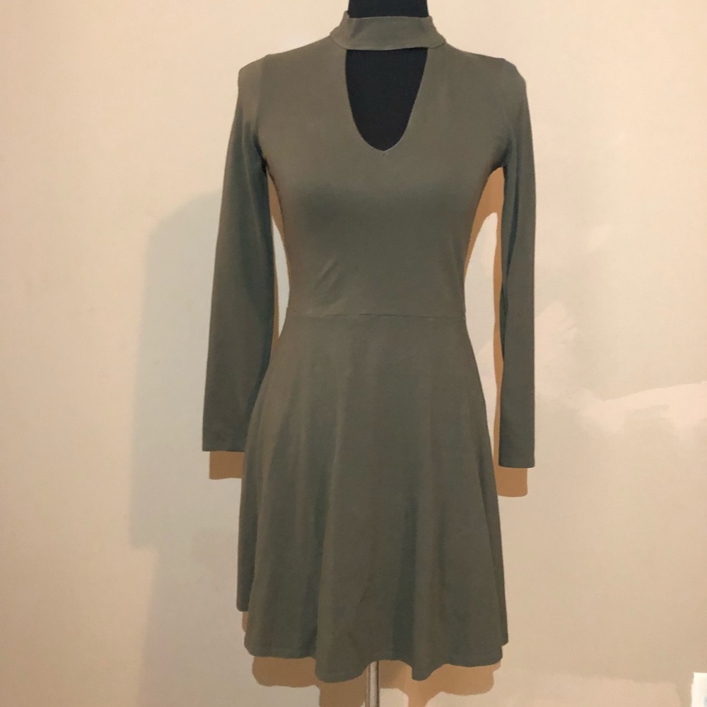 Green body con dress